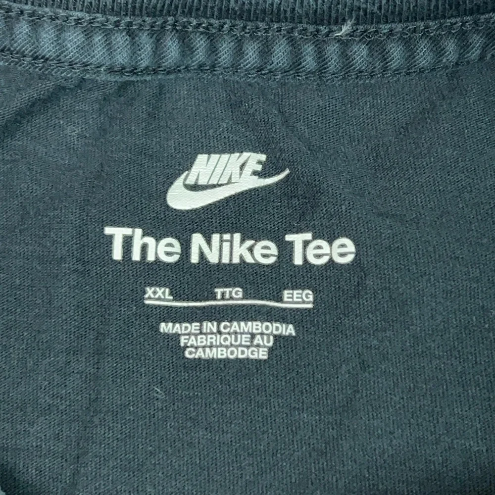 Nike Shirt Mens 2XL Black The Nike Tee Swoosh Eyes Graphic Tee T‎ Casual Street